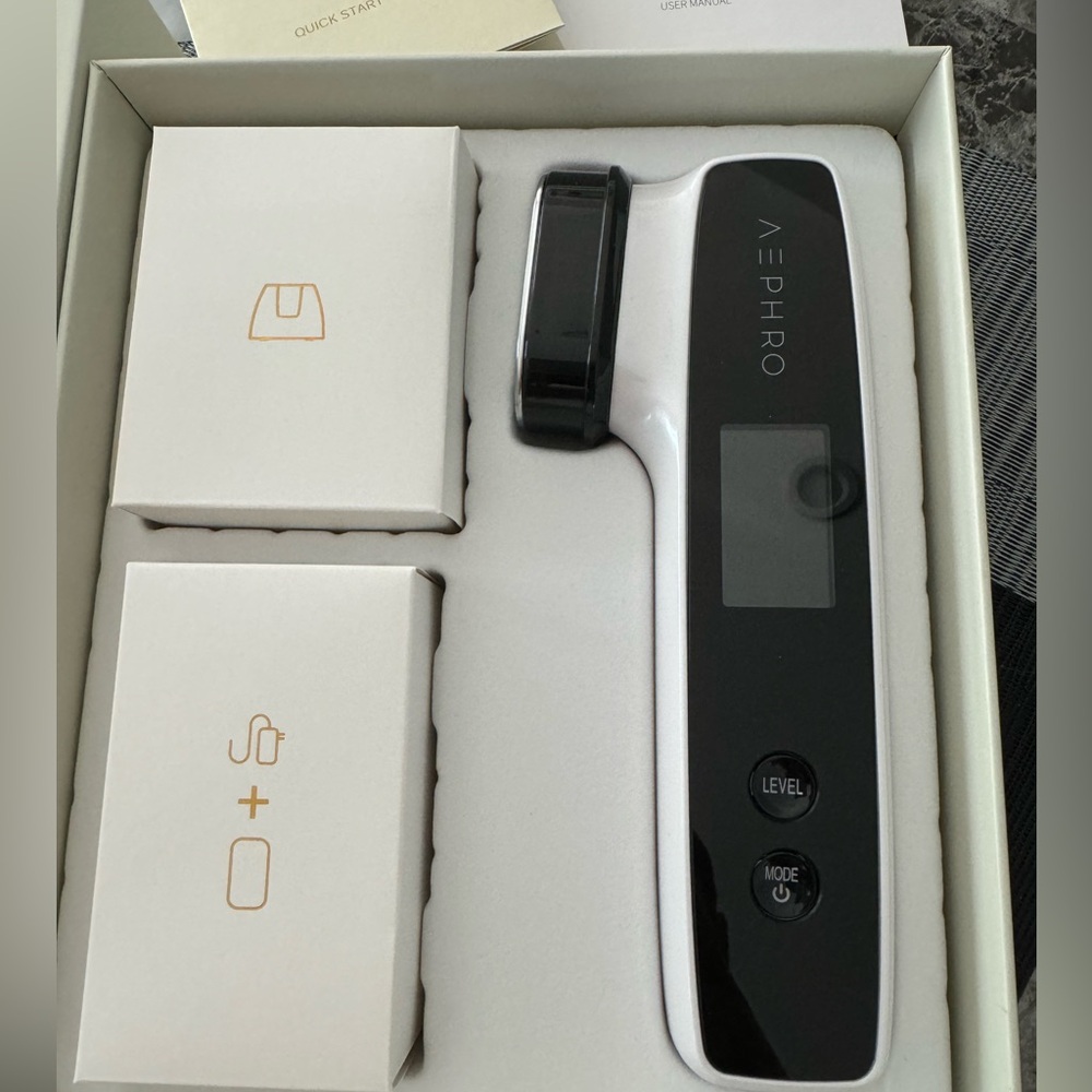 Face Skin Tightening Machine - Radio Frequency Facial Device BRAND NEW - Picture 1 of 10